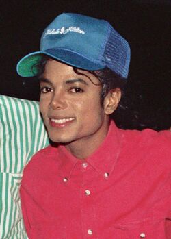 Michael Jackson, 1988 (46845017052).jpg