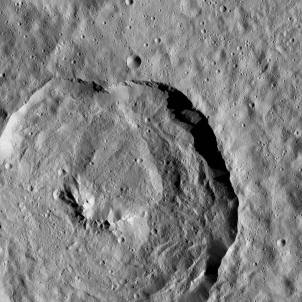 File:PIA20651-Ceres-DwarfPlanet-Dawn-4thMapOrbit-LAMO-image111-20160616.jpg