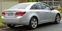 2009-2010 Holden JG Cruze CDX sedan 04.jpg