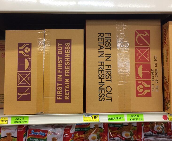 File:Boxes of instant noodles on a supermarket shelf, with the words "First In First Out - Retain Freshness" written on them.jpg