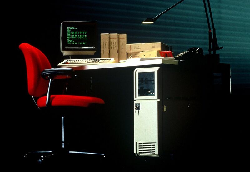 File:Cromemco System 400 32-bit Super Microcomputer with XXU (1985).jpg