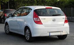 Hyundai i30 (Facelift) – Heckansicht, 14. Juni 2011, Mettmann.jpg