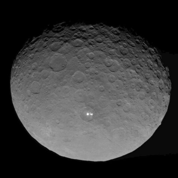 File:PIA19546-Ceres-DwarfPlanet-Dawn-RC3-image12-20150504.jpg
