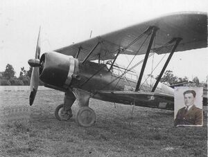 Sublocotenent erou Mircea Lipan şi avionul IAR-37 - 1941.JPG