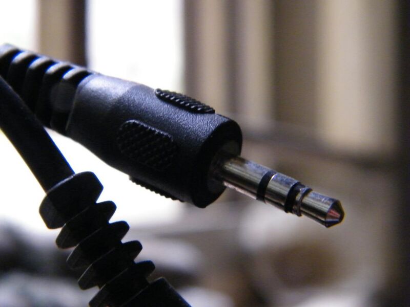 File:TRS connector.JPG