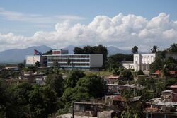 Universidad Santiago de Cuba CF9A5929.jpg