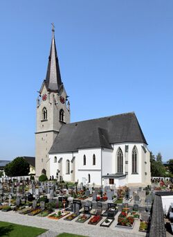 Gampern - Kirche (1).JPG