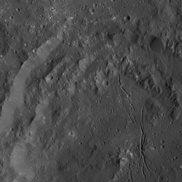 File:PIA20392-Ceres-DwarfPlanet-Dawn-4thMapOrbit-LAMO-image38-20160106.jpg