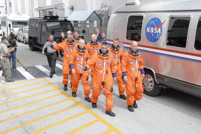File:STS117 Crew head to AstroVan.jpg