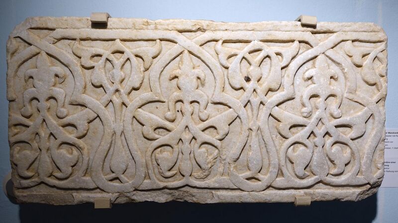 File:Wall border, Afghanistan, Ghazni, 12th century AD, marble - Linden-Museum - Stuttgart, Germany - DSC03857.jpg