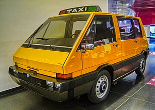 Arese Museo Storico Alfa Romeo 1976 NY Taxi 1.jpg