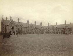 Cambridge. Girton College (3610871765).jpg