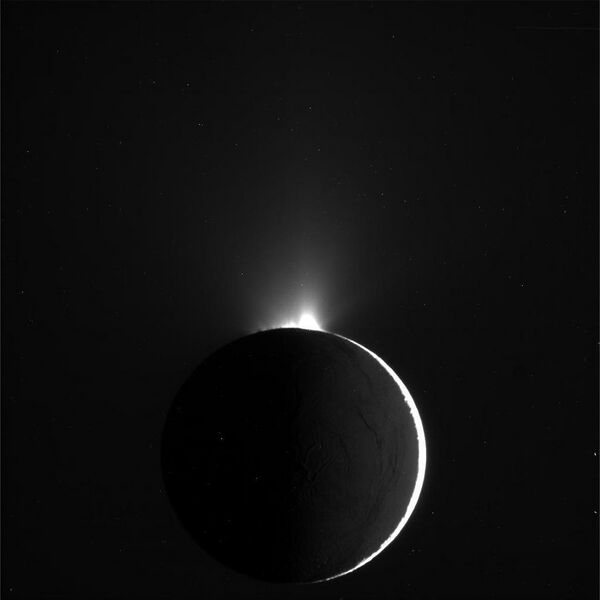 File:Successful Flight Through Enceladus Plume.jpg