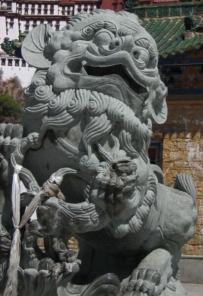File:Chinese stone lion at the entrance to the Potala Pallace.jpg