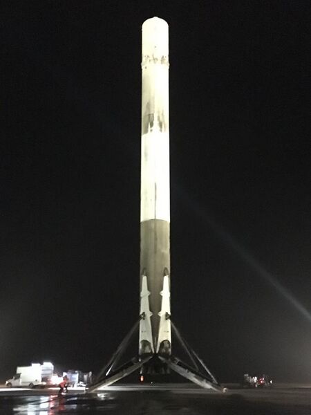 File:Falcon 9 Flight 20 OG2 first stage post-landing (23273082823) cropped.jpg