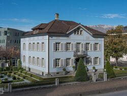 Liechtenstein asv2022-10 img06 Vaduz Heiligkreuz Villa.jpg