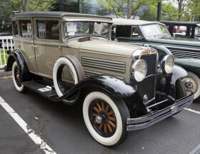 1929 Roosevelt Model 68 four-door sedan, front right.jpg