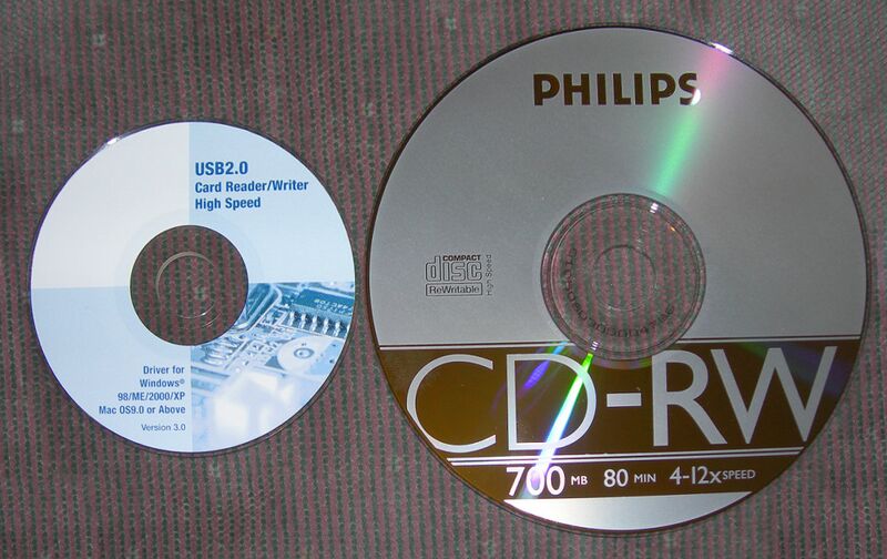 File:Mini CD vs Normal CD comparison.jpg