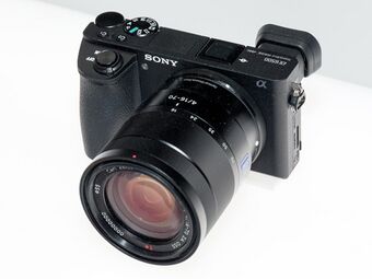 Sony Alpha ILCE-6500 front-left 2017 CP+.jpg