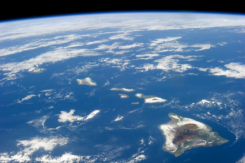 File:ISS-38 Hawaiian Island chain.jpg