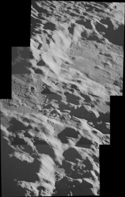 Waterman crater mosaic AS17-139-21347-49.jpg