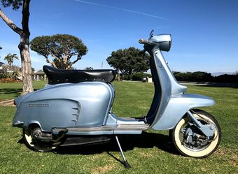 1966 Innocenti Lambretta Li125 Special Metallic Blue 1.jpg