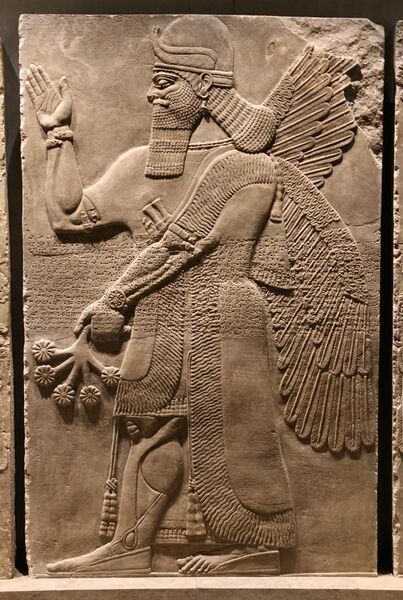 File:Genien, Nimrud 870 v. Chr. Aegyptisches Museum, Muenchen-4.jpg