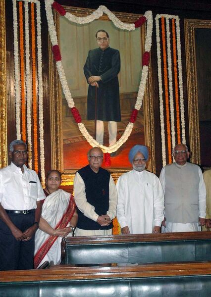 File:Manmohan Singh, the Speaker, Lok Sabha, Shri Somnath Chatterjee and the leader of Opposition in Lok Sabha, Shri L.K.Advani paid tributes at the portrait of Baba Saheb, Dr. B. R. Ambedkar.jpg
