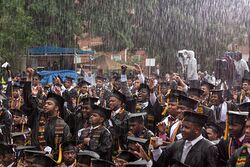 Morehouse graduates react to President Barack Obama May 2013 P051913ps-0527.jpg