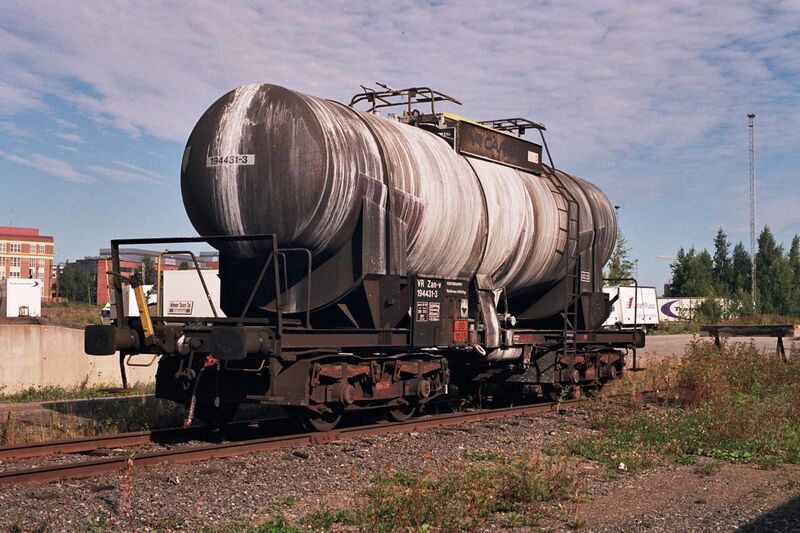 File:Tank wagon in Tampere Aug2009 001.jpg
