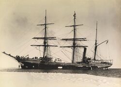 Terra Nova ship by Herbert Ponting, 1911.jpg
