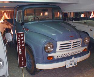 1956 Nissan Junior B40.jpg