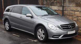 2010 Mercedes-Benz R350L Grand Edition CDi Automatic 3.0 Front.jpg