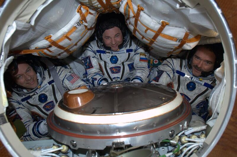 File:Expedition 35 Inside Soyuz TMA-07.jpg