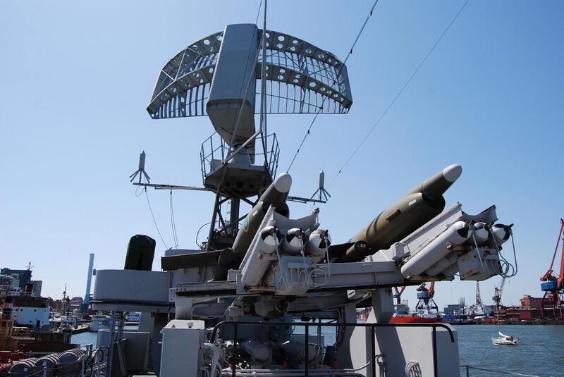 File:HMS Smaland, radar and missiles.JPG