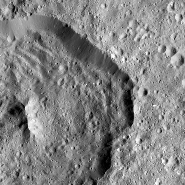 File:PIA20566-Ceres-DwarfPlanet-Dawn-4thMapOrbit-LAMO-image71-20160115.jpg