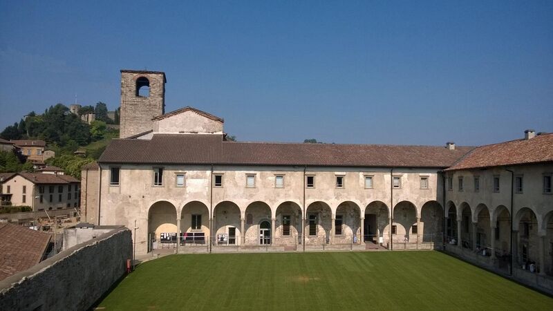 File:Sede di Sant'Agostino, veduta del chiostro interno.jpg