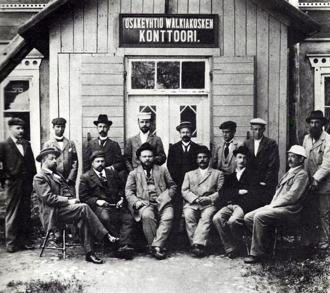 File:Walkiakoski Oy management 1899.jpg