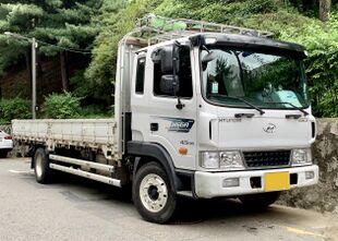 0 Hyundai Mega Truck.jpg