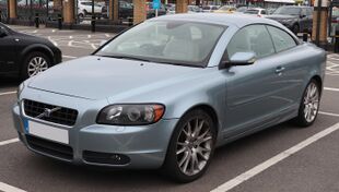 2006 Volvo C70 SE LUX T5 Automatic 2.5 Front.jpg