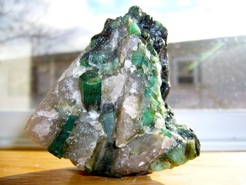 File:Emerald in a quartz and pegmatite matrix.JPG