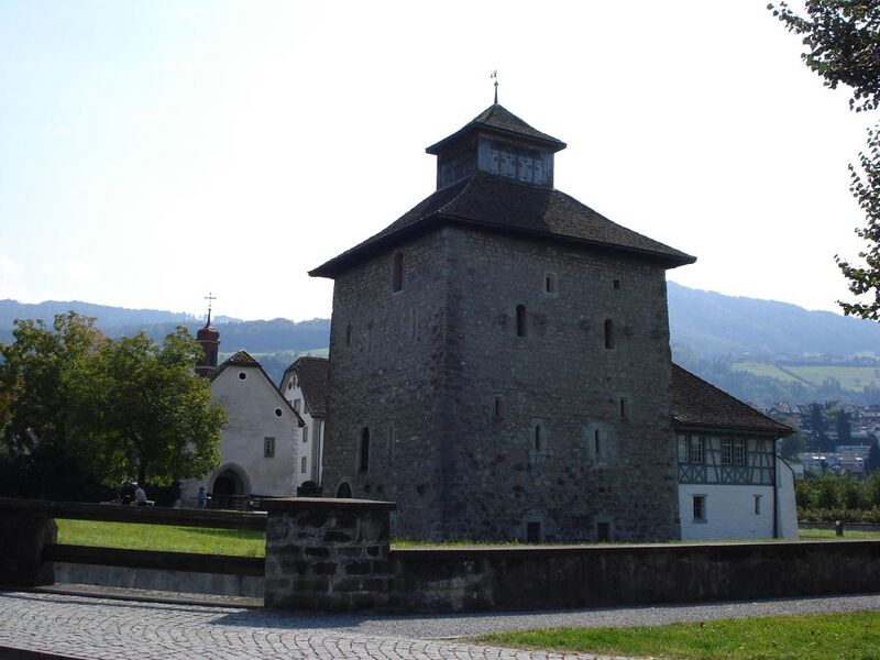 File:Schlossanlage Pfäffikon3.JPG