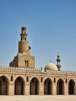 Mosque of Ibn Tulun and spiral minaret of Mamluk Sultan Lajin, 1296, Cairo.jpg