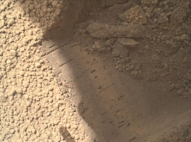 File:PIA16229-MarsCuriosityRover-Sand-20121012.jpg