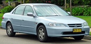 1997-2001 Honda Accord V6 sedan (2011-04-02) 01.jpg
