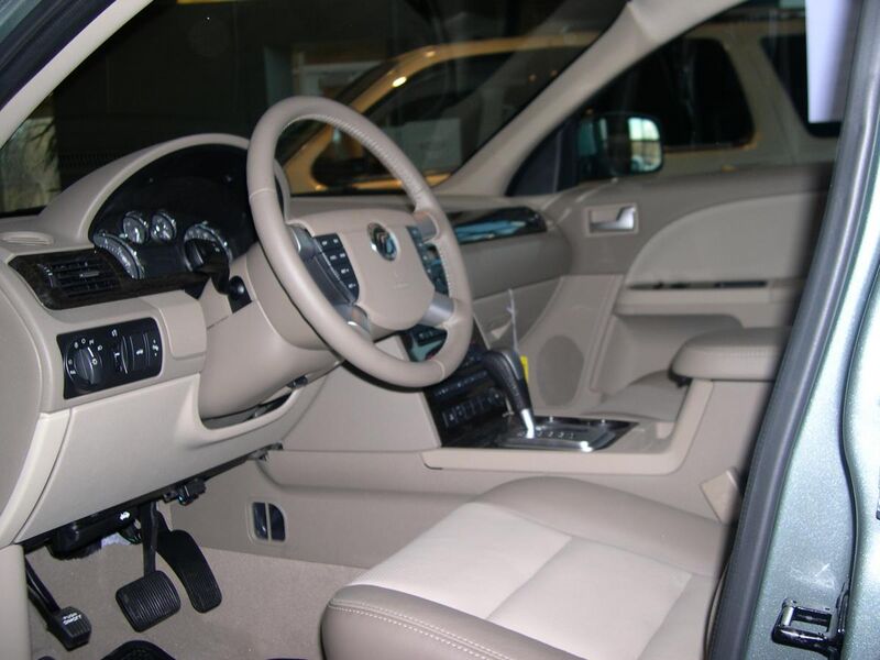 File:2006 Mercury Montego interior.JPG