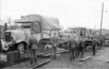 Bundesarchiv Bild 101I-297-1701-18, Nachschub per Eisenbahn, Somua-LKW.jpg