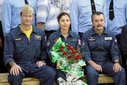 Soyuz TMA-9 crew w ansari.jpg