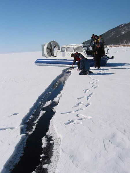 File:Baikal lake Crack in the ice.jpg