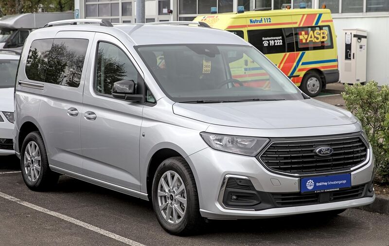 File:Ford Tourneo Connect (3rd generation) 1X7A7290.jpg